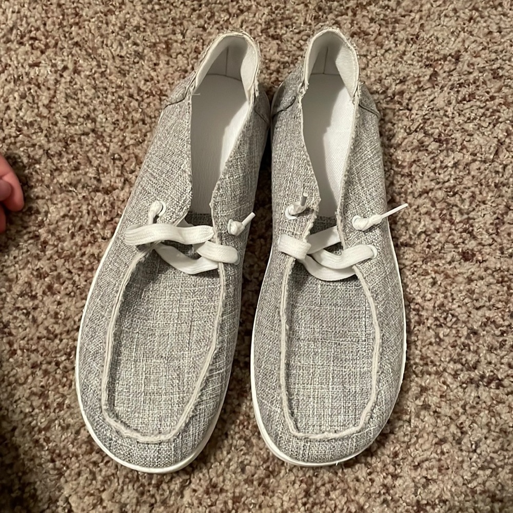 grey shoes